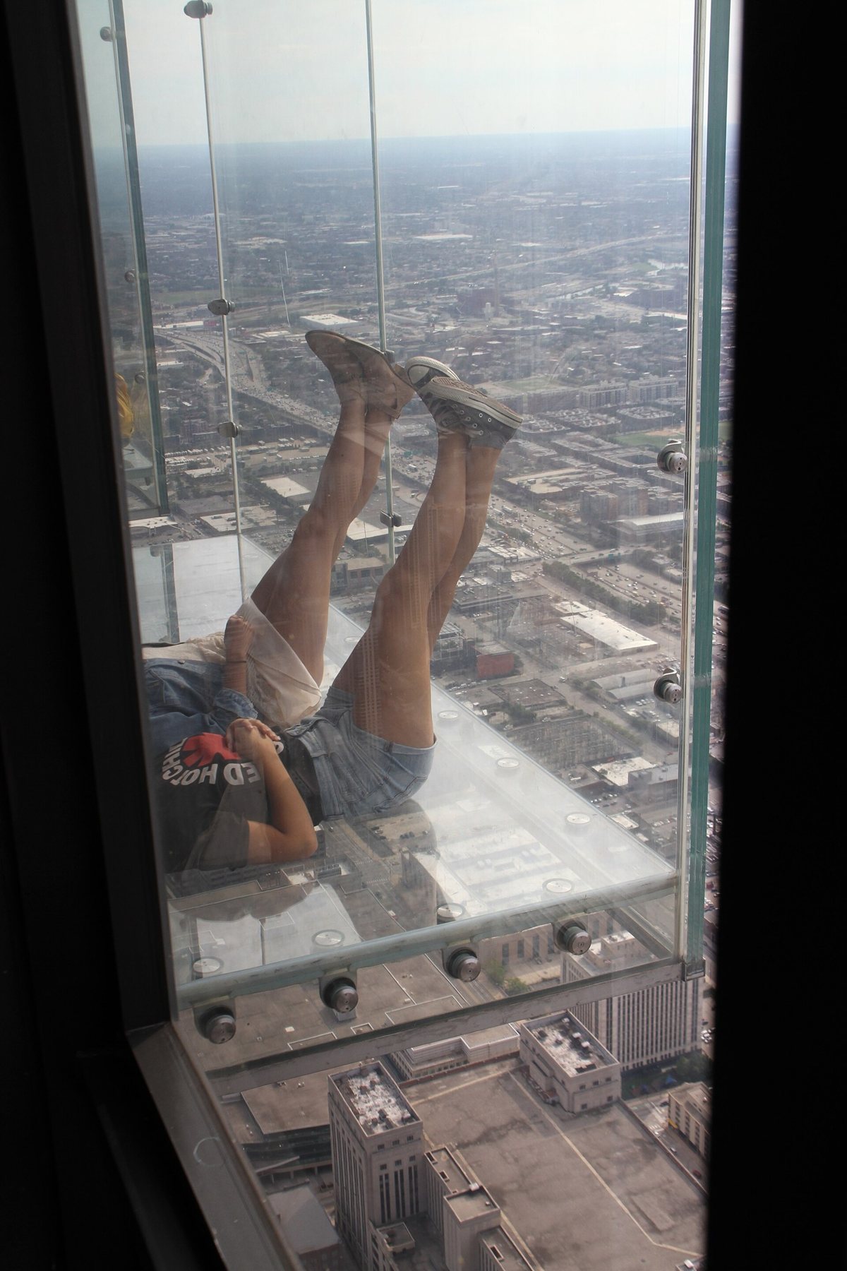 A view through the glass floor of a Skydeck Ledge box in 2014.